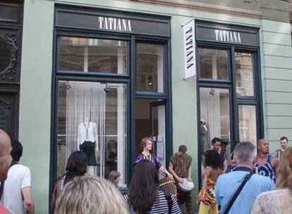 Tatiana, una de las nuevas tiendas de ropa de jóvenes diseñadores que han animado últimamente el barrio de Josefov de Praga.