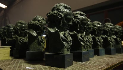 Taller del escultor José Luis Fernández, donde se elaboran las estatuillas de los Premios Goya.