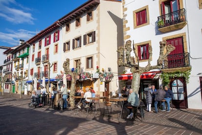 La Marina, el barrio de pescadores, en cuyas casas de colores se ubican hoy bares y restaurantes.