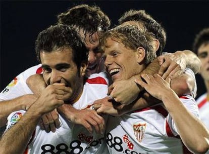 Los jugadores nervionenses celebran el segundo gol ante el Getafe