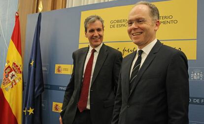 El presidente de Renfe, Juan Alfaro, junto al máximo responsable del Adif, Juan Bravo.