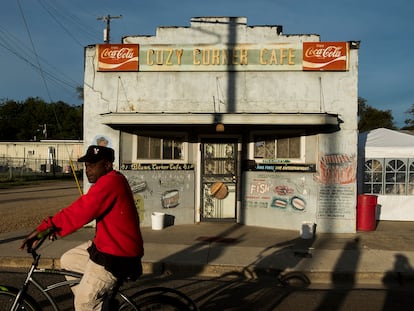 El Cozy Corner Cafe de Church Street (Indianola, Misisipi).