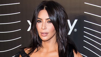 Kim Kardashian

“No me lo lavo todos los días. El primer día empiezo con un moldeado con secador; al dia siguiente, me paso a melena despeinada; después opto por plancharlo haciéndolo un poco más elegante. Para el cuarto día, suelo hacerme una coleta. Al quinto, vuelvo a lavarlo. A lo mejor es un poco excesivo”, explicó entre risas en una entrevista con Into the gloss.