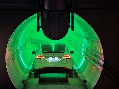 Elon Musk muestra su túnel de los 250 km/h (vídeo)