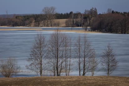 Lago en las proximidades del corredor de Suwalki. 