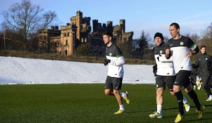 Los jugadores del Celtic se entrenan en Glasgow.