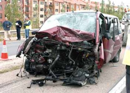 Estado en el que ha quedado el monovolumen implicado en el accidente.