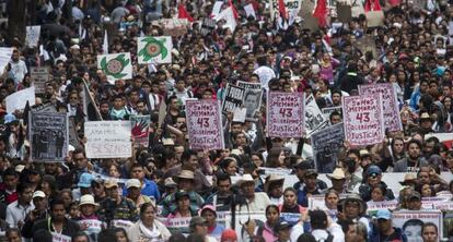 Miles de personas protestan en la Ciudad de México.