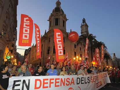 "Las personas y el empleo, lo primero"