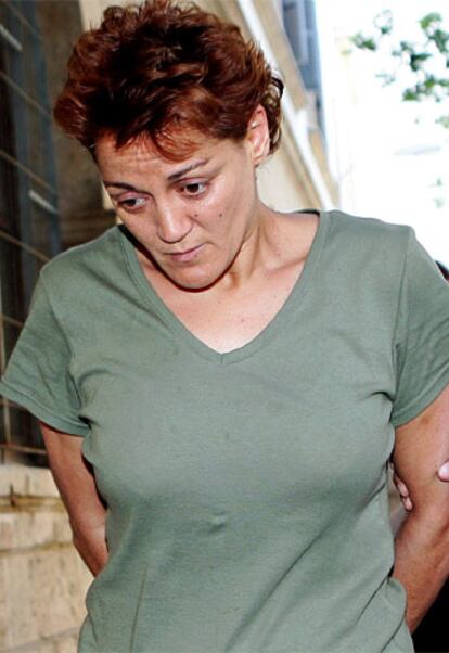 Mujer acusada, junto a su pareja, de infligir malos tratos a su hijo adoptivo de 6 años, que permanece ingresado en coma en Palma de Mallorca.