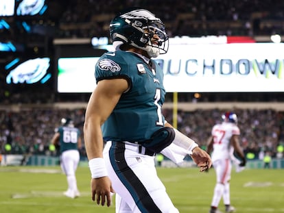 Jalen Hurts #1 of the Philadelphia Eagles celebrates after rushing for a touchdown against the New York Giants during the second quarter in the NFC Divisional Playoff game at Lincoln Financial Field on January 21, 2023 in Philadelphia, Pennsylvania.