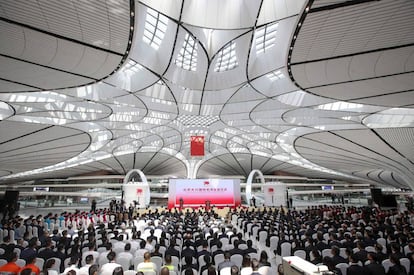 Vista general de la ceremonia de inauguración del aeropuerto. La infraestructura se ha presentado como esencial para integrar la zona económica de la provincia de Pekín-Tianjin-Hebei.