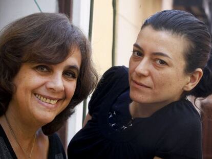 Las escritoras Ana Mar&iacute;a Shua y Samanta Schweblin.