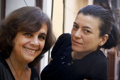 Las escritoras Ana Mar&iacute;a Shua y Samanta Schweblin.