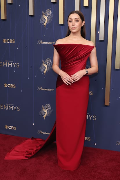 Cristin Milioti recogió el Emmy por su papel en 'The Penguin' al grito de "me gusta mucho actuar". El vestido rojo que eligió para uno de los momentos más importantes de su carrera es de Danielle Frankel.