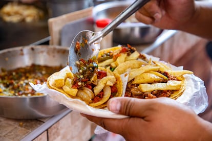 Otro signo característico es que todas sus salsas pican.