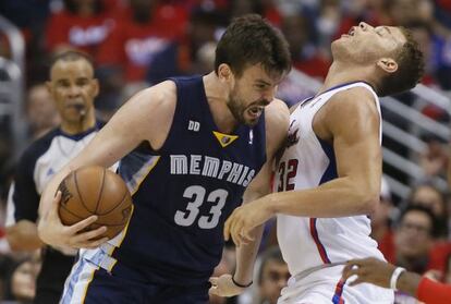 Marc Gasol choca con Blake Griffin 