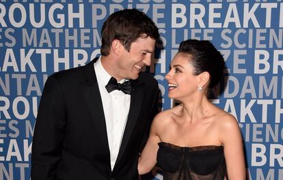 Ashton Kutcher y Mila Kunis, en la 6ª edición del premio Breakthrough, el domingo en Mountain View, California.