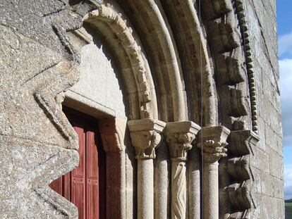 Iglesia de San Pedro de Bembrive, en Vigo, una de las joyas desconocidas del románico gallego.