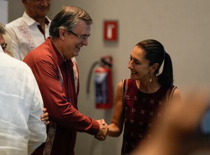Claudia Sheinbaum y Marcelo Ebrard al inicio del proceso de selección del candidato de Morena, el pasado 11 de junio.