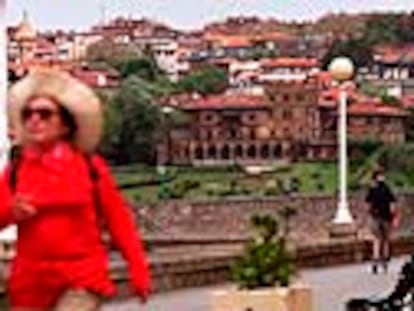 Vista del barrio de Neguri. Al fondo, el palacio de la familia Lezama Leguizamon.