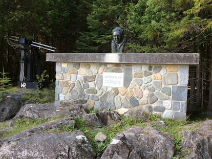 Tumba del médico e inventor Wilhelm Reich en Rangeley (Maine, EE UU).