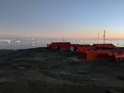 Estación Marambio de Argentina, ubicada en el extremo norte de la península antártica.