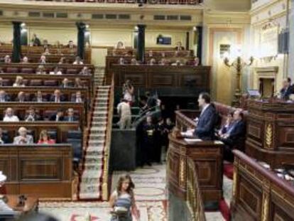 Vista general del hemiciclo, durante la intervención en el pleno del Congreso del presidente del Gobierno, Mariano Rajoy (en la tribuna). EFE/Archivo