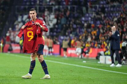 Ferran Torres dedica su gol a Gavi, lesionado durante el encuentro.