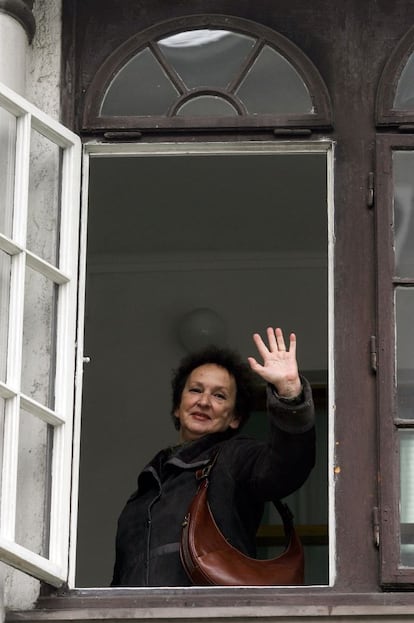 Jasmina Musabegovic, escritora y editora bosnia, en el Museo de la Literatura de la ciudad de Sarajevo.