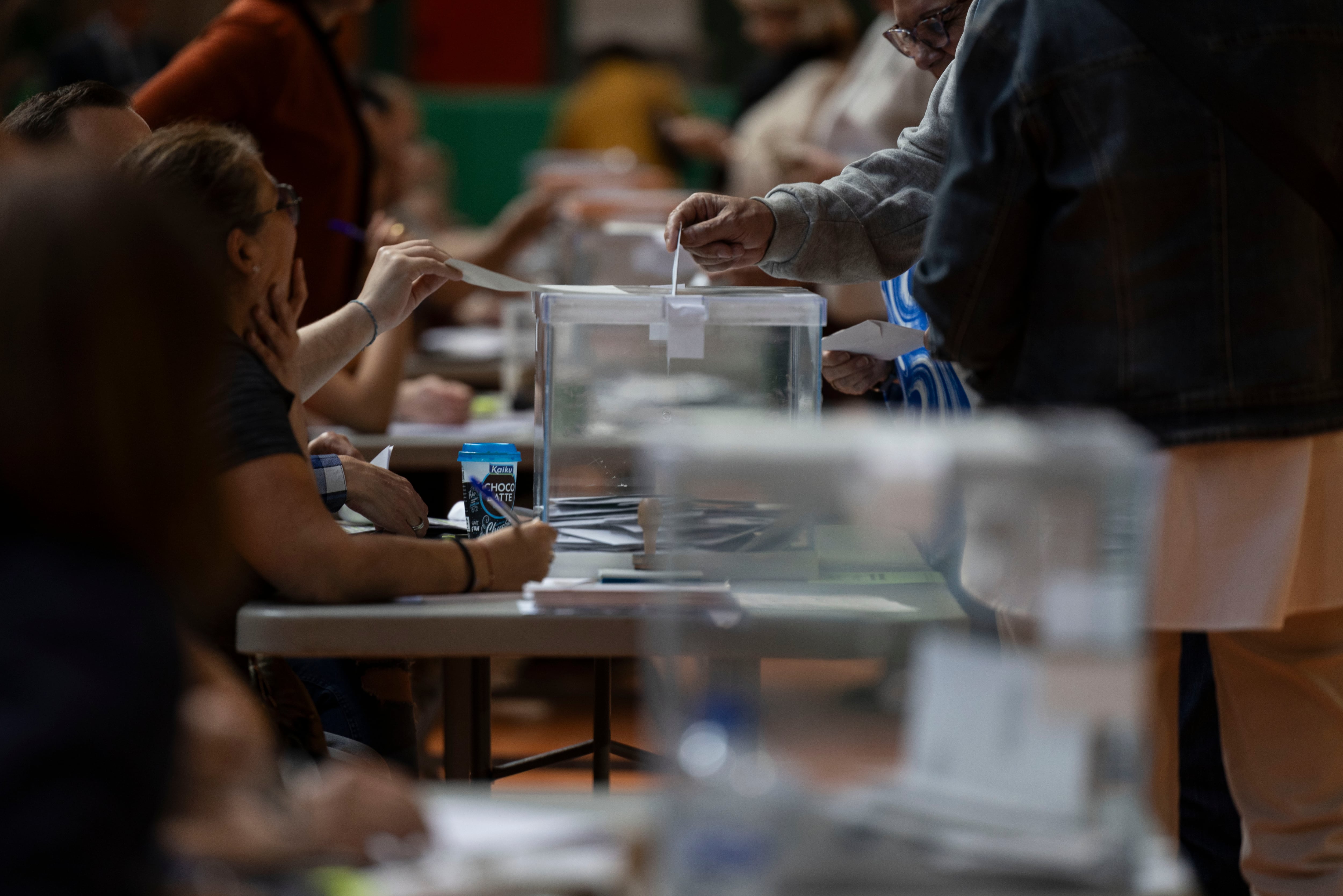Jornada electoral en un colegio del barrio del Poblenou de Barcelona.