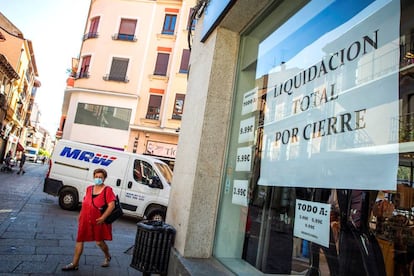 Comercio cerrado en Aranda de Duero (Burgons)