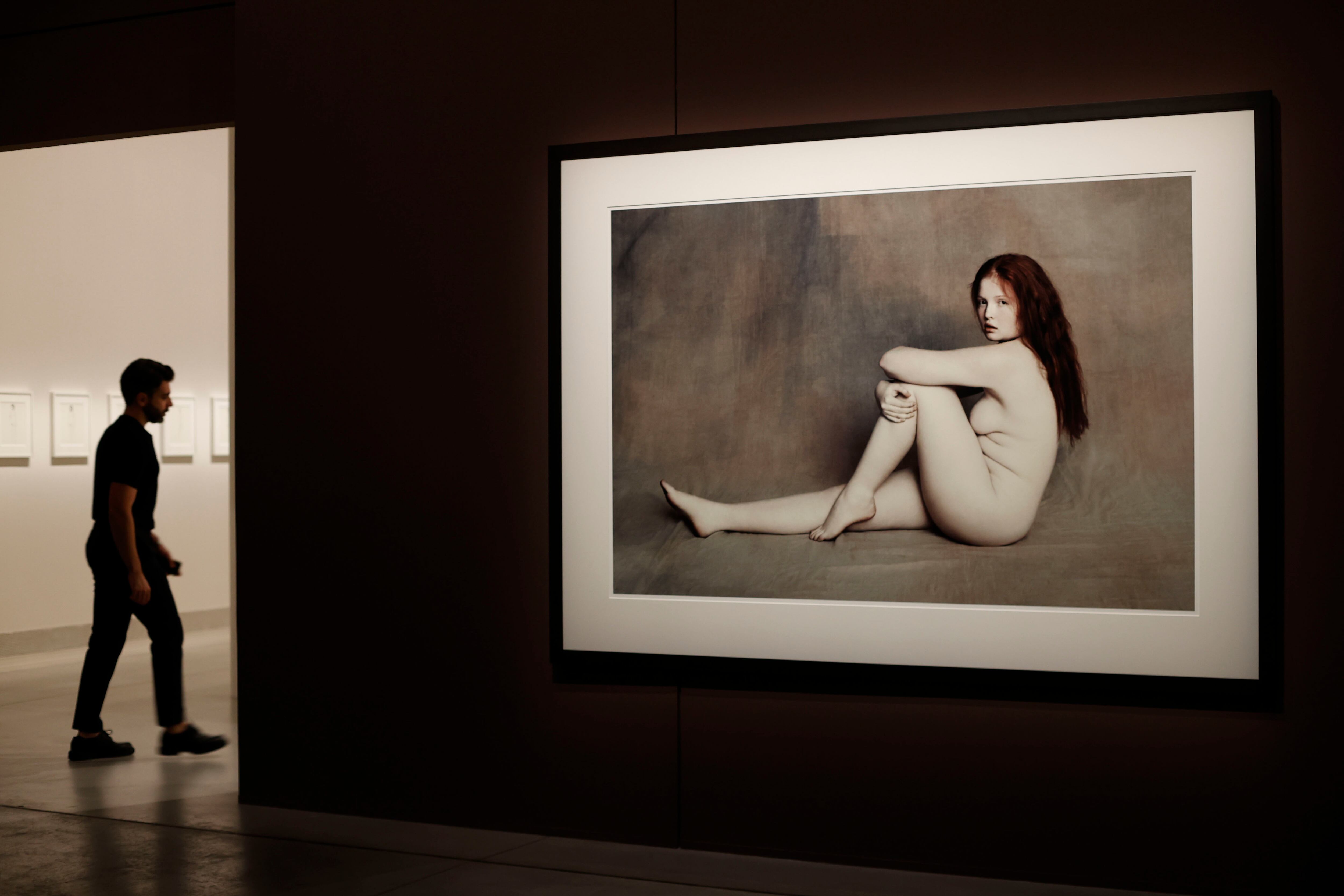 El fotógrafo de moda Paolo Roversi aterriza en la Fundación MOP con sus desnudos poéticos, polaroids y retratos de carnet
