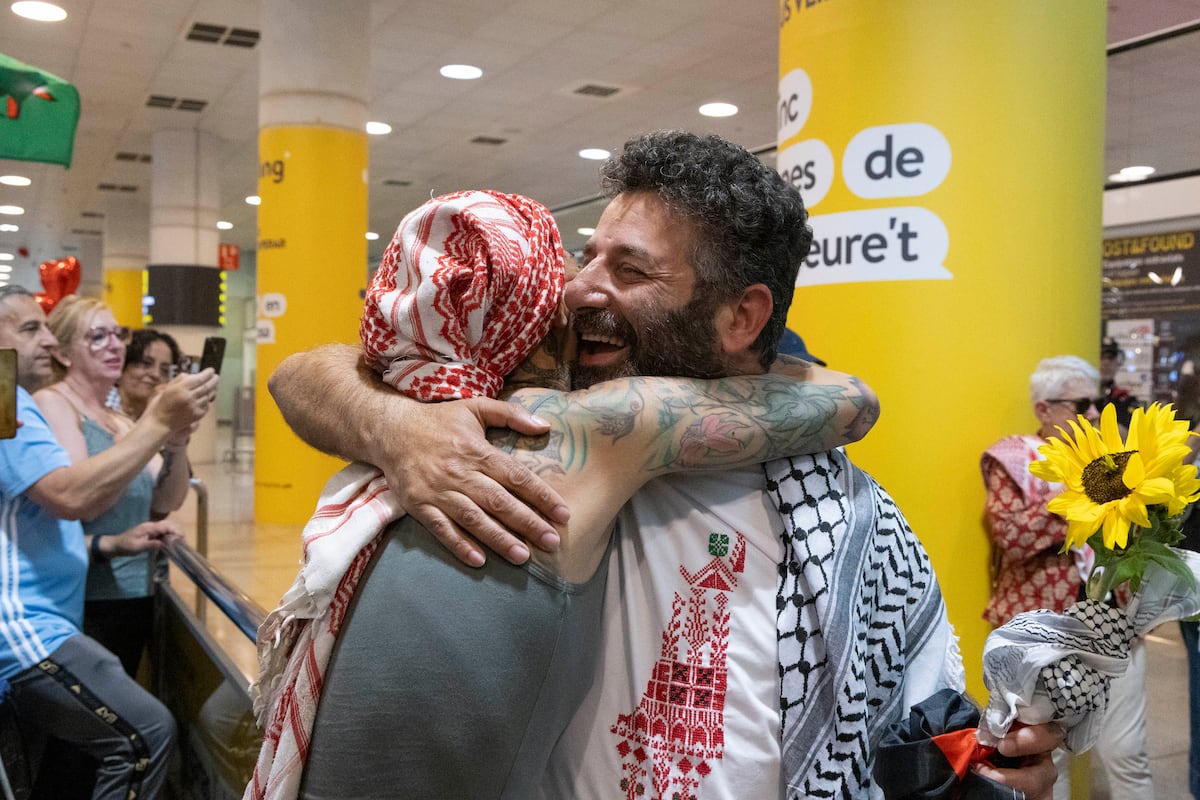 Saif Abukeshek, el activista español detenido en Israel, tras su liberación: “Violan los derechos humanos en cualquier momento y espacio”