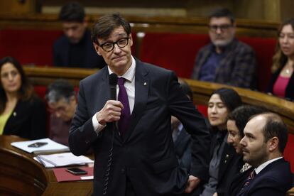 -El presidente de la Generalitat, Salvador Illa, en un momento del Pleno.