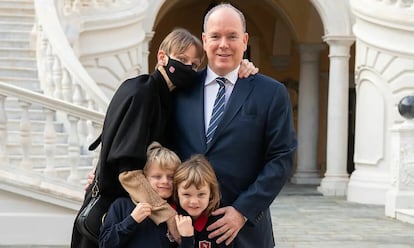 Reencuentro de Charlène con su marido y sus hijos en Mónaco tras seis meses separados, el pasado día 8.