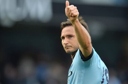 Lampard saluda a la afición del Manchester City