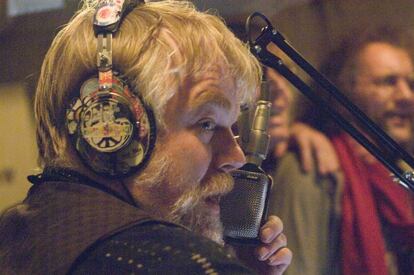 El actor Philip Seymour Hoffman en una escena de la película 'Radio Encubierta' (2008), dirigida por Richard Curtis.