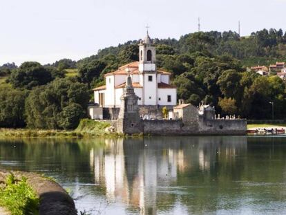 Iglesia de Niembro (Llanes, Asturias).