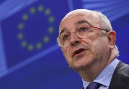 El comisario europeo de Competencia, Joaquín Almunia, ofrece una rueda de prensa en la Comisión Europea en Bruselas (Bélgica). EFE/Archivo