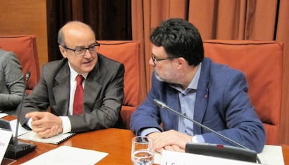 Barrientos (esquerra), en la comissió parlamentària, aquest dijous.