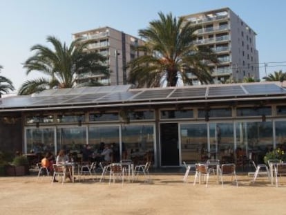 Restaurante con una cubierta fotovoltaica para autoconsumo instant&aacute;neo.