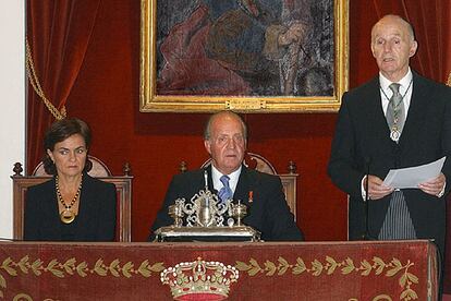 Gonzalo Anes, durante la lectura de su discurso.