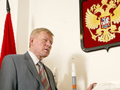 Anatoli Permínov, jefe de la Agencia Espacial Rusa, en su despacho.