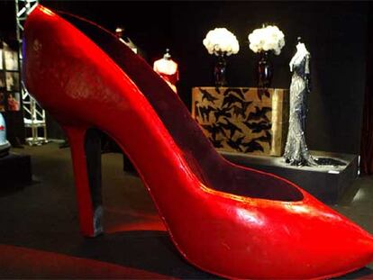 Aspecto de la exposición <i>Tras el telón</i>, en el Teatro Real de Madrid.