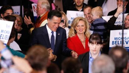 Romney, con su mujer, Ann