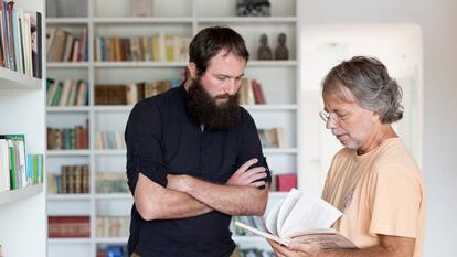 Julián Fuks y Mia Couto, participantes en la categoría de literatura de la Iniciativa Artística Rolex para Mentores y Discípulos.