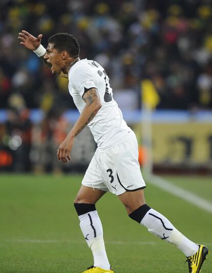 Durante todo el primer tiempo el equipo africano jugó sin complejos ante el conjunto alemán. En la foto, Kevin-Prince Boateng.