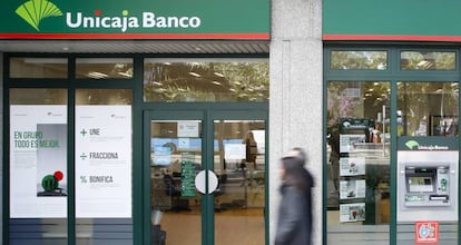 Imagen de archivo de una sucursal de Unicaja Banco.