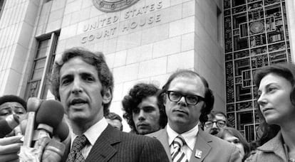 Daniel Ellsberg (a la izquierda), filtrador de los Papeles del Pent&aacute;gono.&ensp;